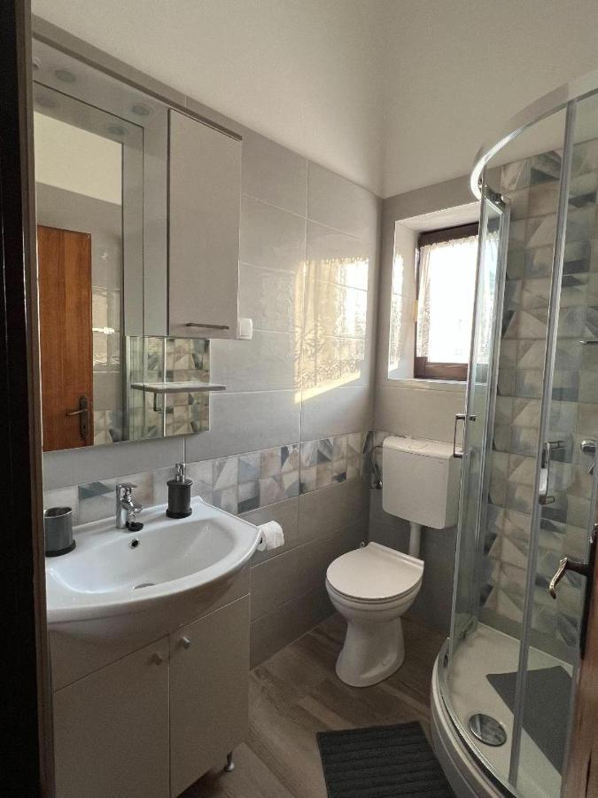 Draga Rooms Njivice Luaran gambar
